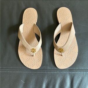 Tory Burch leather Monroe thong sandals size 7